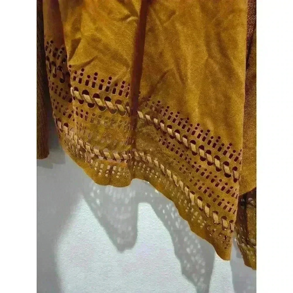 Westport Women's 1X Brown Faux-Suede Perforated Cardigan Sweater - Picture 5 of 9